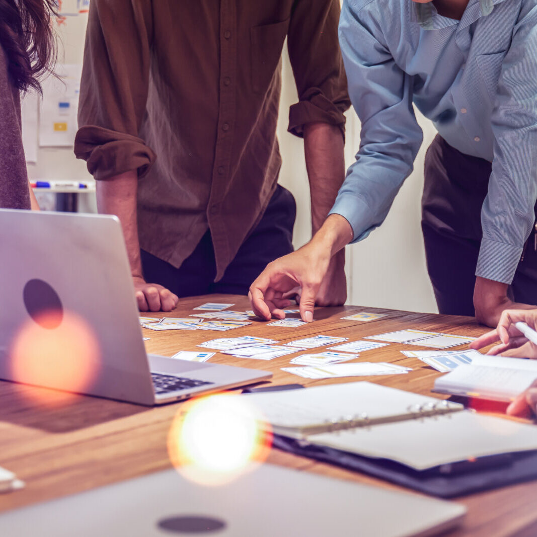 Group of young cuacasian creative business brain storm meeting p