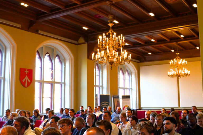 f9d7ffe3-4b2e-48a3-8bd4-f0e56bb0adb8